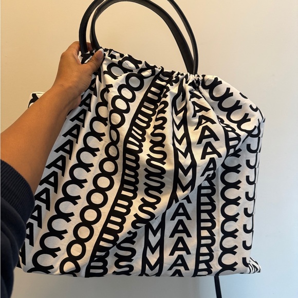 Marc Jacobs Black Leather Tote Bag - Picture 7 of 7